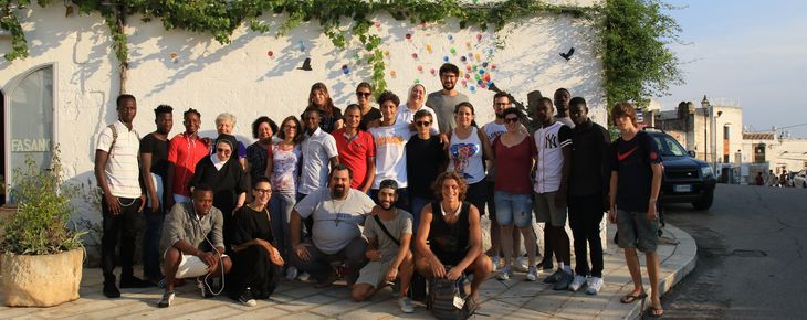 ESPERIENZA DI VITA CON GLI IMMIGRATI A TARANTO