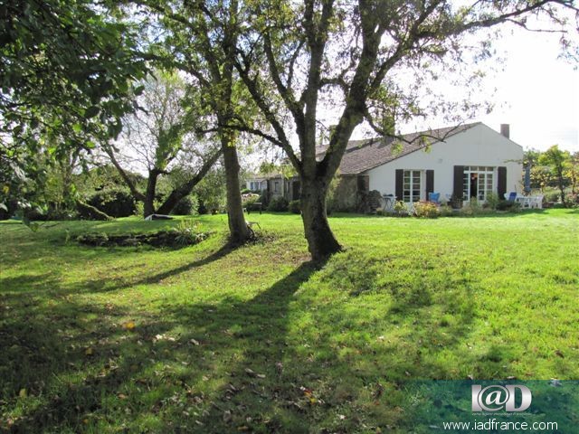 Vente Maison/Villa Aizenay 8 pièces 5 chambres 200 m²