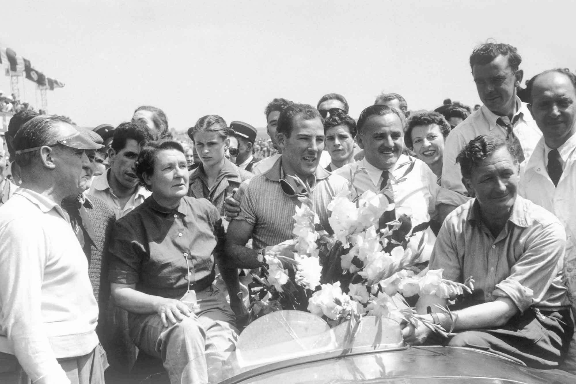 moss_podium_1953_reims_12hr