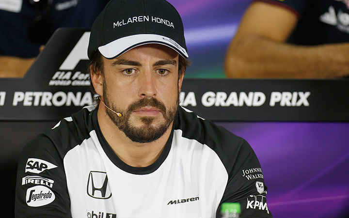 Alonso throws McLaren under the bus