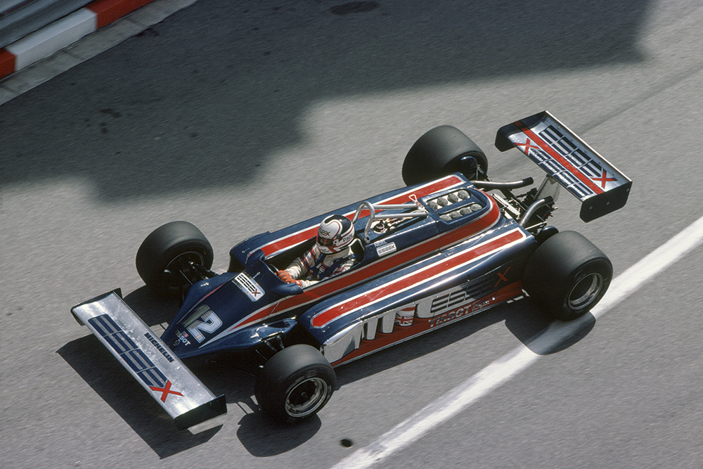 Nigel Mansell who later retired in his Lotus 87-Ford Cosworth.