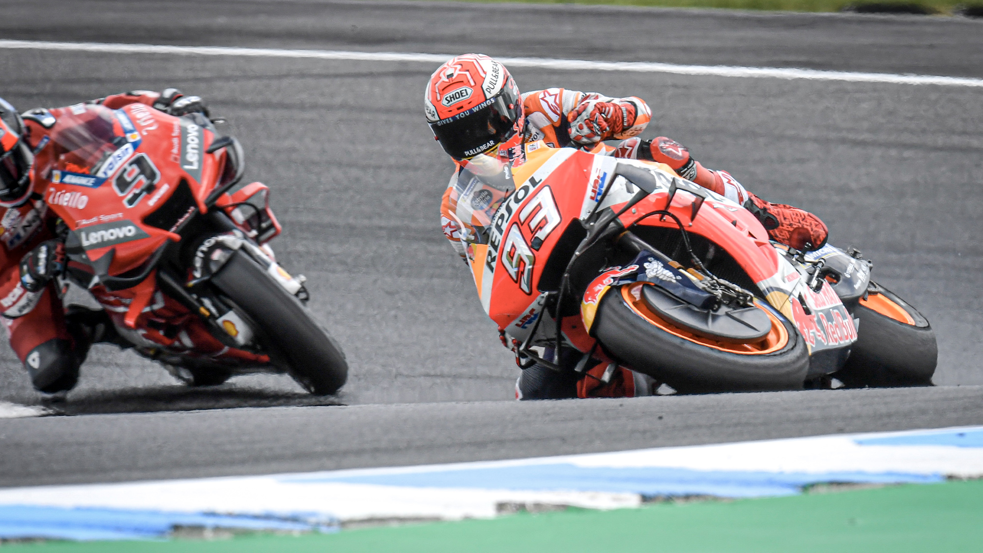 Marc Marquez attrape une diapositive pendant 2019 MotoGP GP d'australie pratique