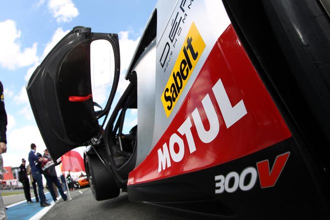 Team Hexis Racing's progressing well!