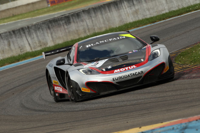 Hexis Racing claws back its place on top of the podium!