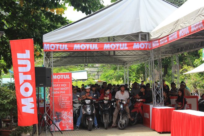 MOTUL TỔ CHỨC NGÀY HỘI “THAY NHỚT MIỄN PHÍ 2017