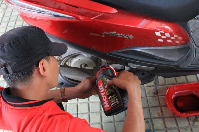 MOTUL TỔ CHỨC NGÀY HỘI “THAY NHỚT MIỄN PHÍ 2017