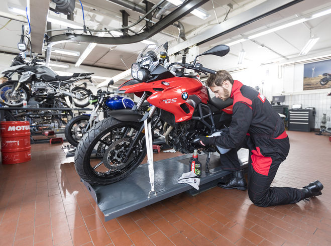 PRODUCTOS MOTUL, PARA MANTENER TU MOTO EN FORMA