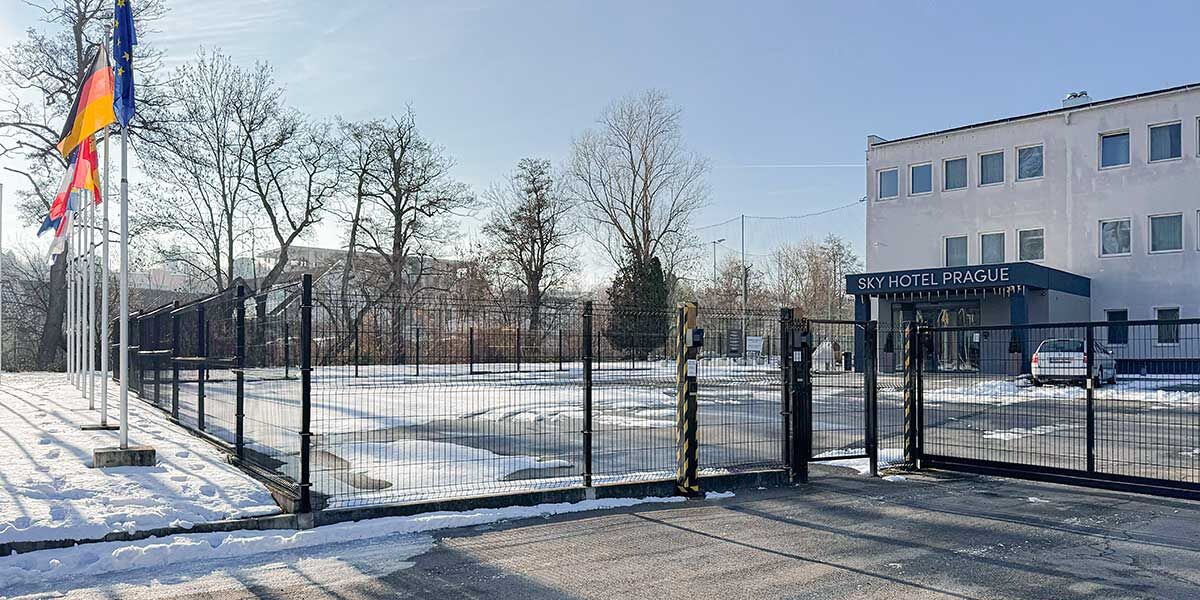 SKY HOTEL PRAGUE - Ztracená 737/1a header