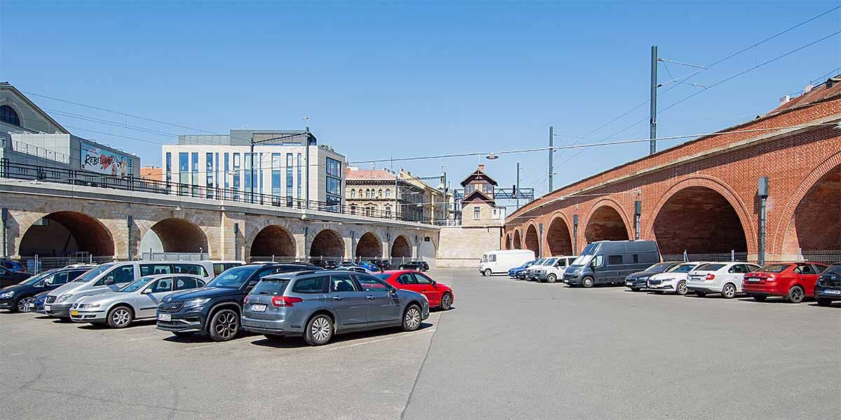 Parking Pod Výtopnou header