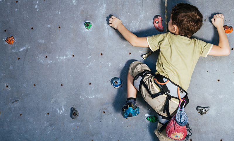 kid-climbing-wall