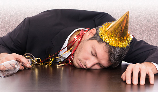 8 Top FITNESS Tips for Surviving The (inevitable) Festive Frolics!
