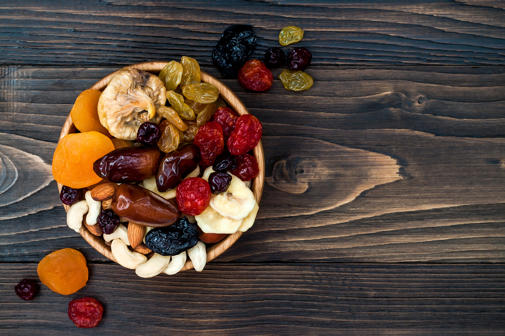 mixed nuts and dried fruit