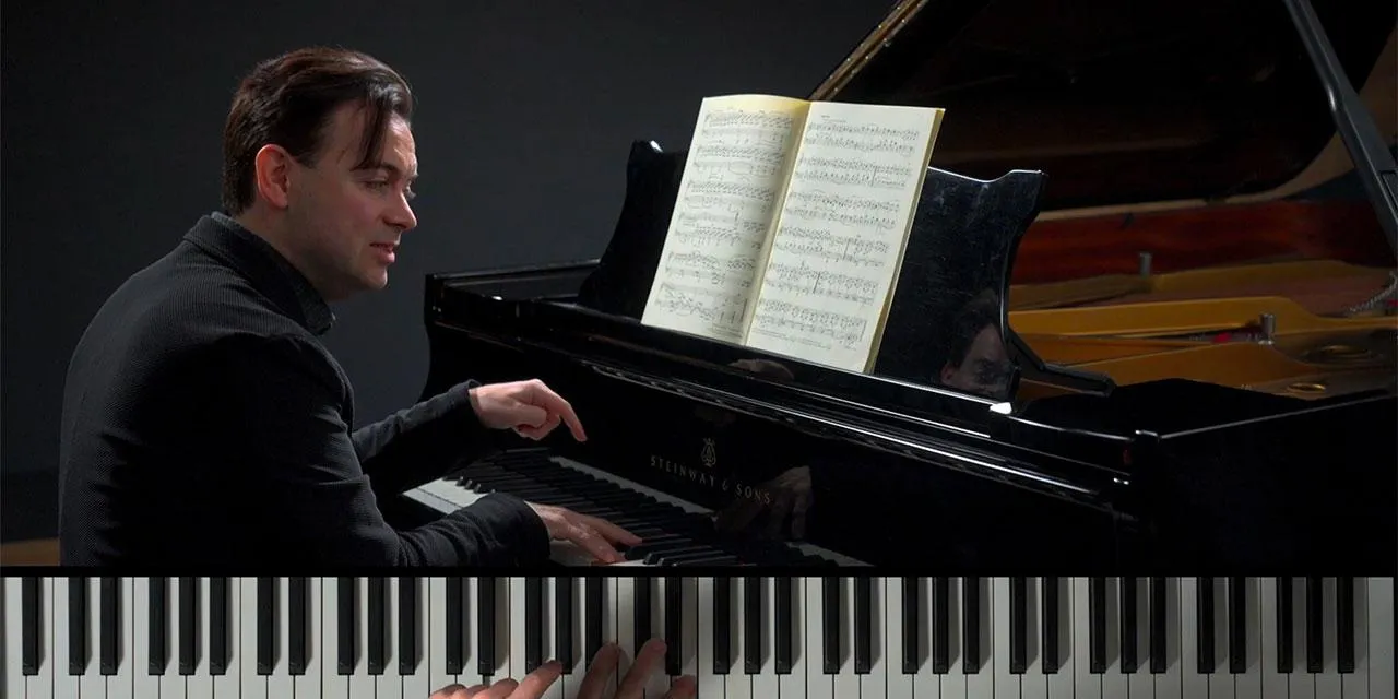 Domina la Sonata Claro de Luna de Beethoven: movimientos I, II y III