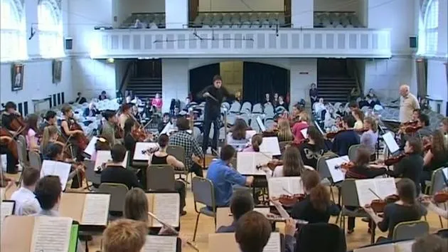 Allegro Con Brio - Bernard Haitnik da su análisis y sus comentarios a Leo McFall