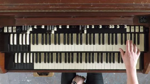 Jimmy Smiths Riffing in Organ Grinder's Swing