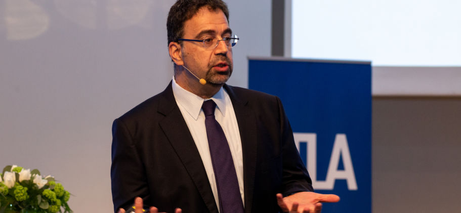 Daron acemoglu thesis picture