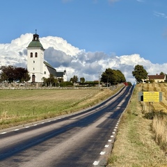 Sm square img 0202
