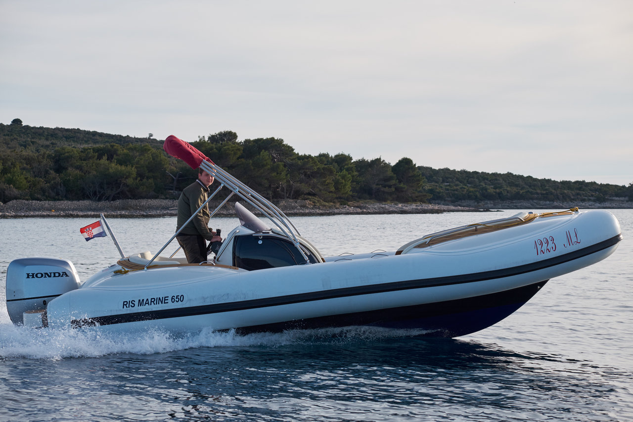 Ris Marine Exclusive 650