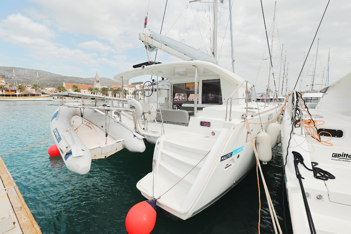 Lagoon 400