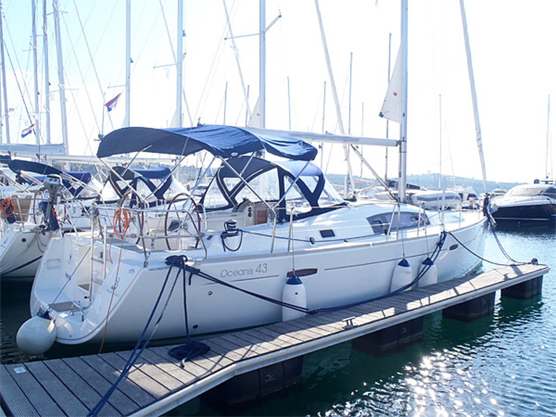 Oceanis 43