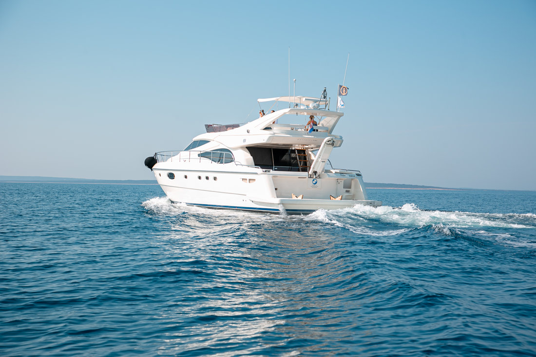 Ferretti Yachts 590