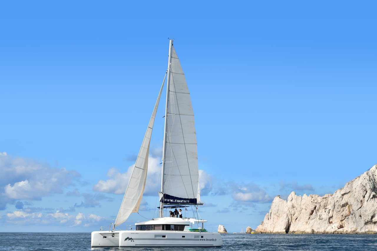 Lagoon 52
