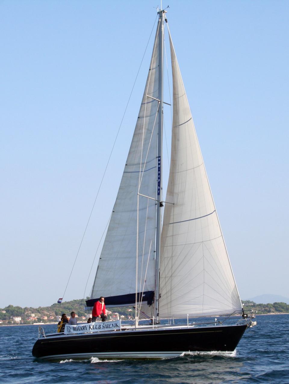 Парусная яхта Grand Soleil 42r