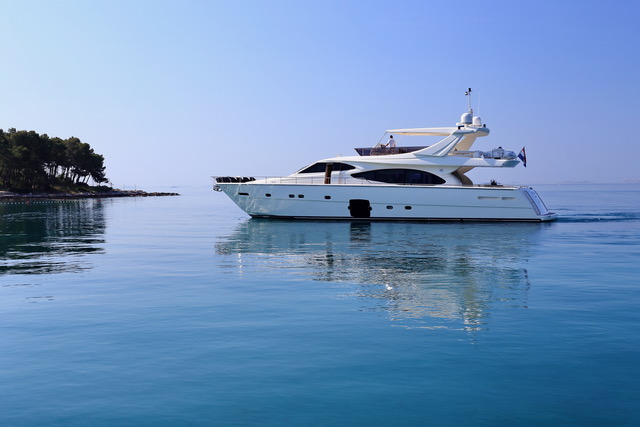 Ferretti 780 HT