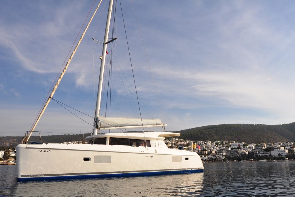 Lagoon 421