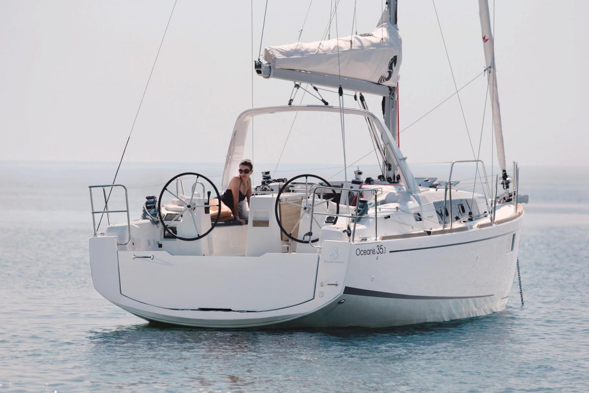 Oceanis 35