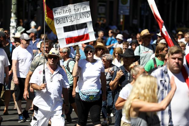 Politi vil opløse demonstration i Berlin mod corona-krav ...