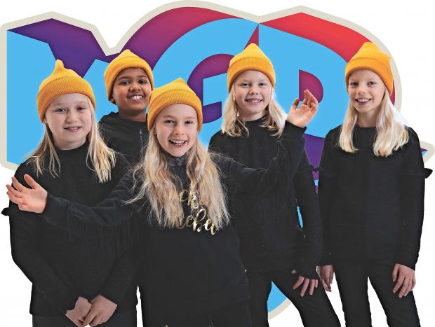 Tre piger sprøjter