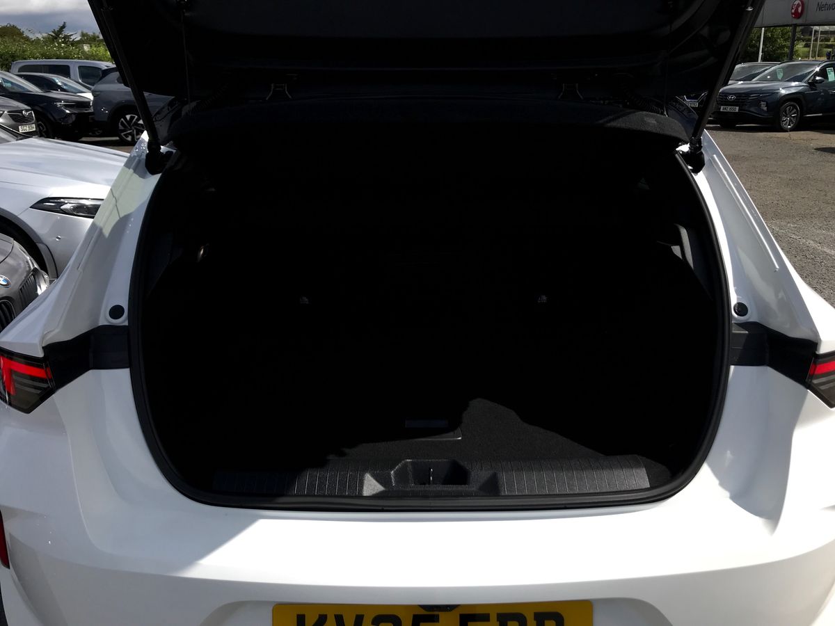 2025 Vauxhall Astra 1.2 Turbo 130 GS 5dr - vehicle photo 8 for sale on PureCar