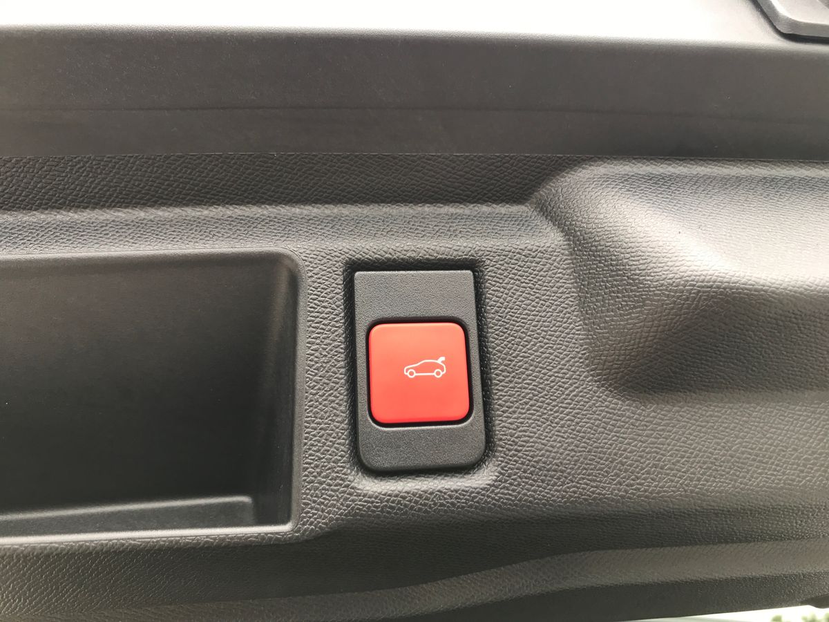 2025 Vauxhall Grandland 1.2 Hybrid [136] Ultimate 5dr e-DCT6 [Pan Roof] - vehicle photo 16 for sale on PureCar