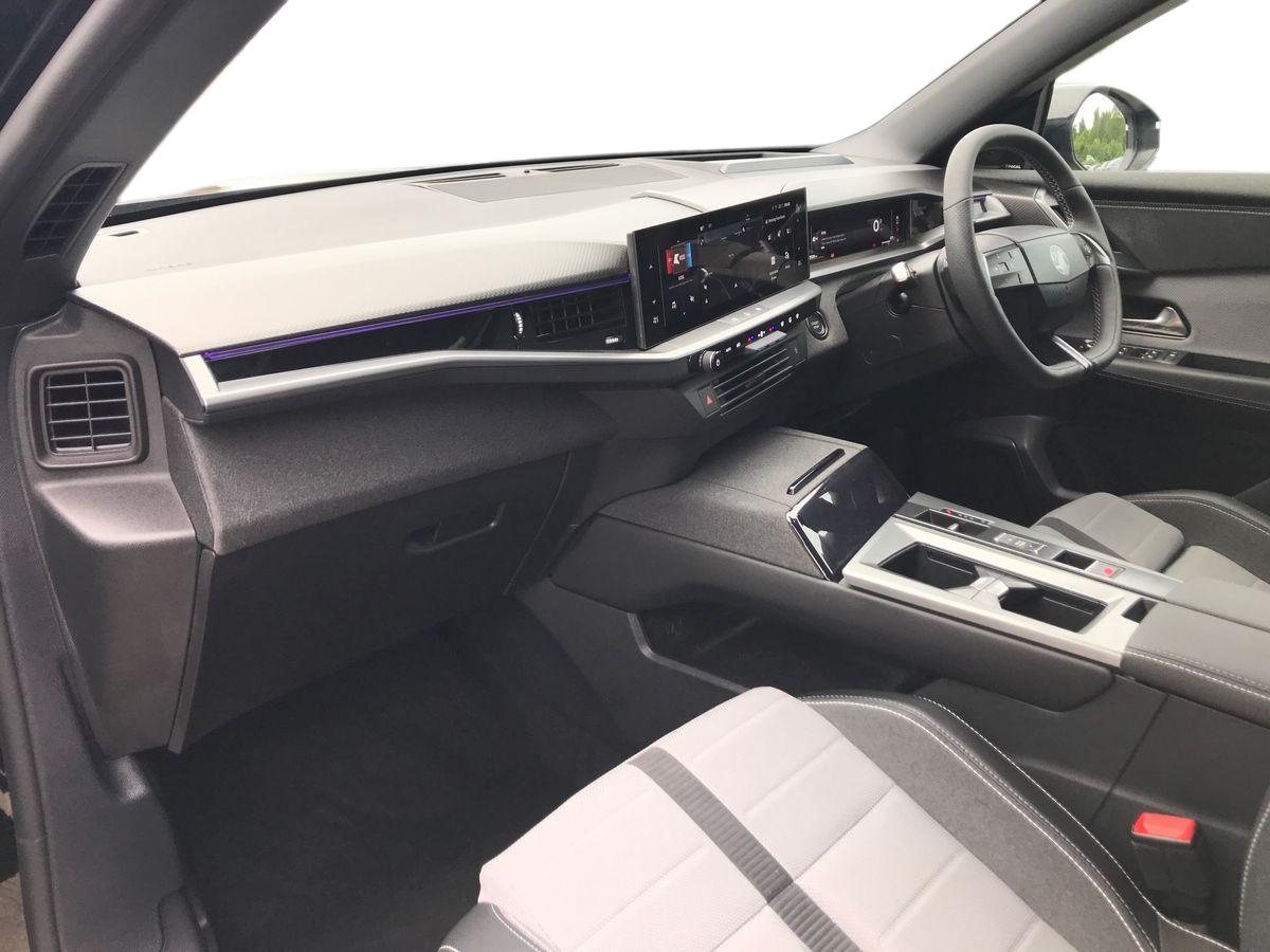 2025 Vauxhall Grandland 1.2 Hybrid [136] Ultimate 5dr e-DCT6 [Pan Roof] - vehicle photo 5 for sale on PureCar
