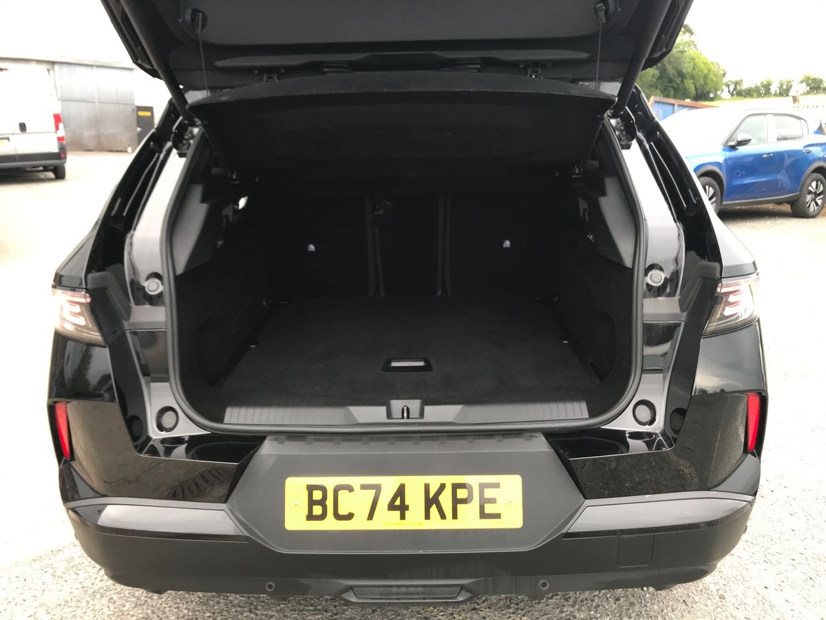 2025 Vauxhall Grandland 1.2 Hybrid [136] Ultimate 5dr e-DCT6 [Pan Roof] - vehicle photo 8 for sale on PureCar