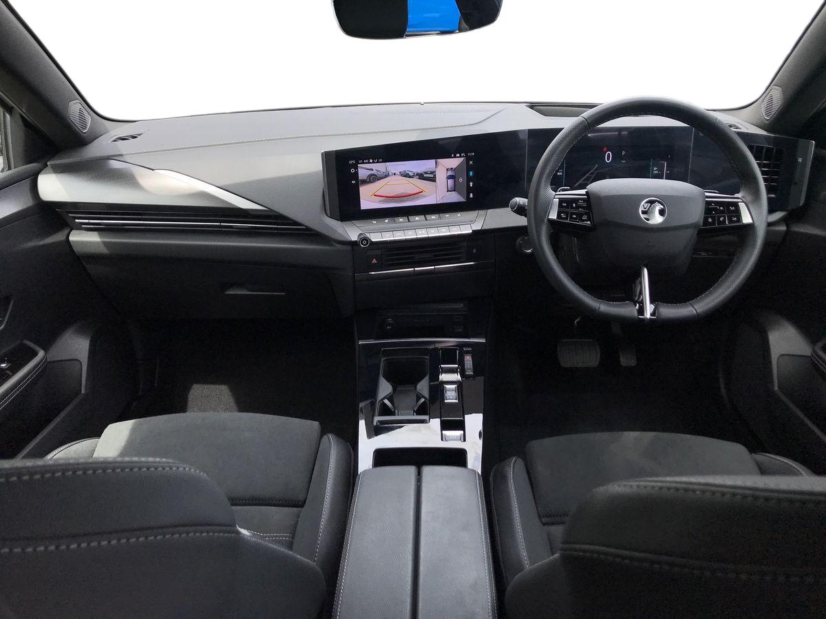 2025 Vauxhall Astra 1.2 Turbo 130 Ultimate 5dr Auto - vehicle photo 4 for sale on PureCar