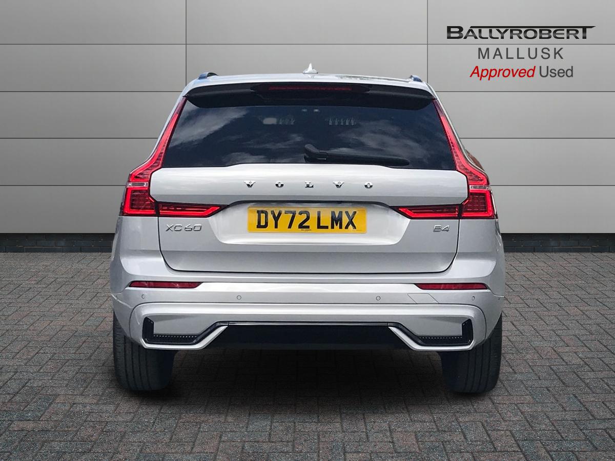 2023 Volvo XC60 2.0 B4P Plus Dark 5dr Geartronic - vehicle photo 11 for sale on PureCar