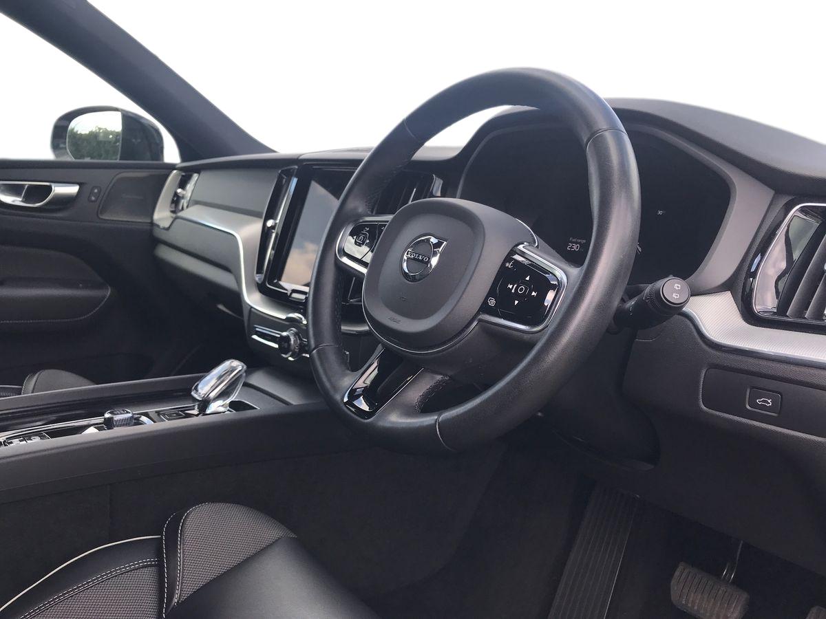 2023 Volvo XC60 2.0 B4P Plus Dark 5dr Geartronic - vehicle photo 3 for sale on PureCar