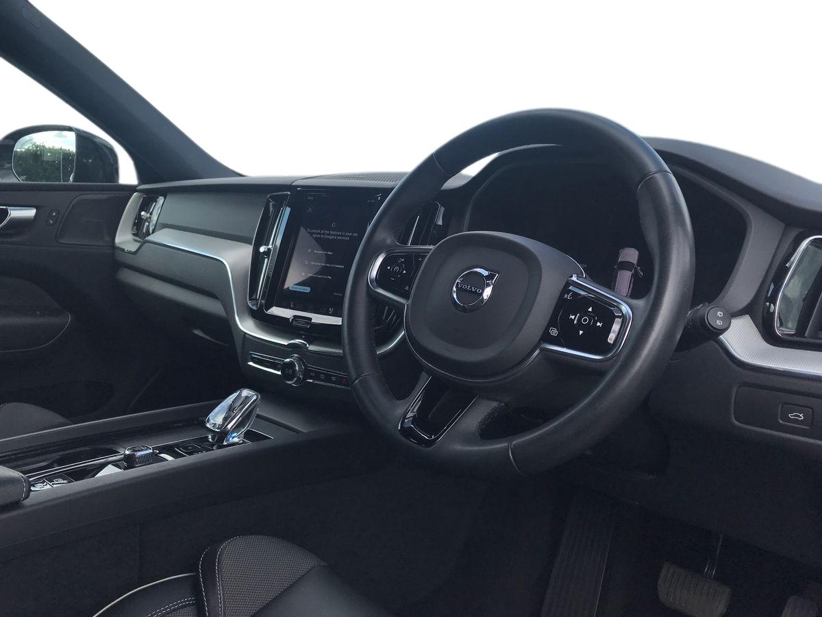 2023 Volvo XC60 2.0 B4P Plus Dark 5dr Geartronic - vehicle photo 4 for sale on PureCar