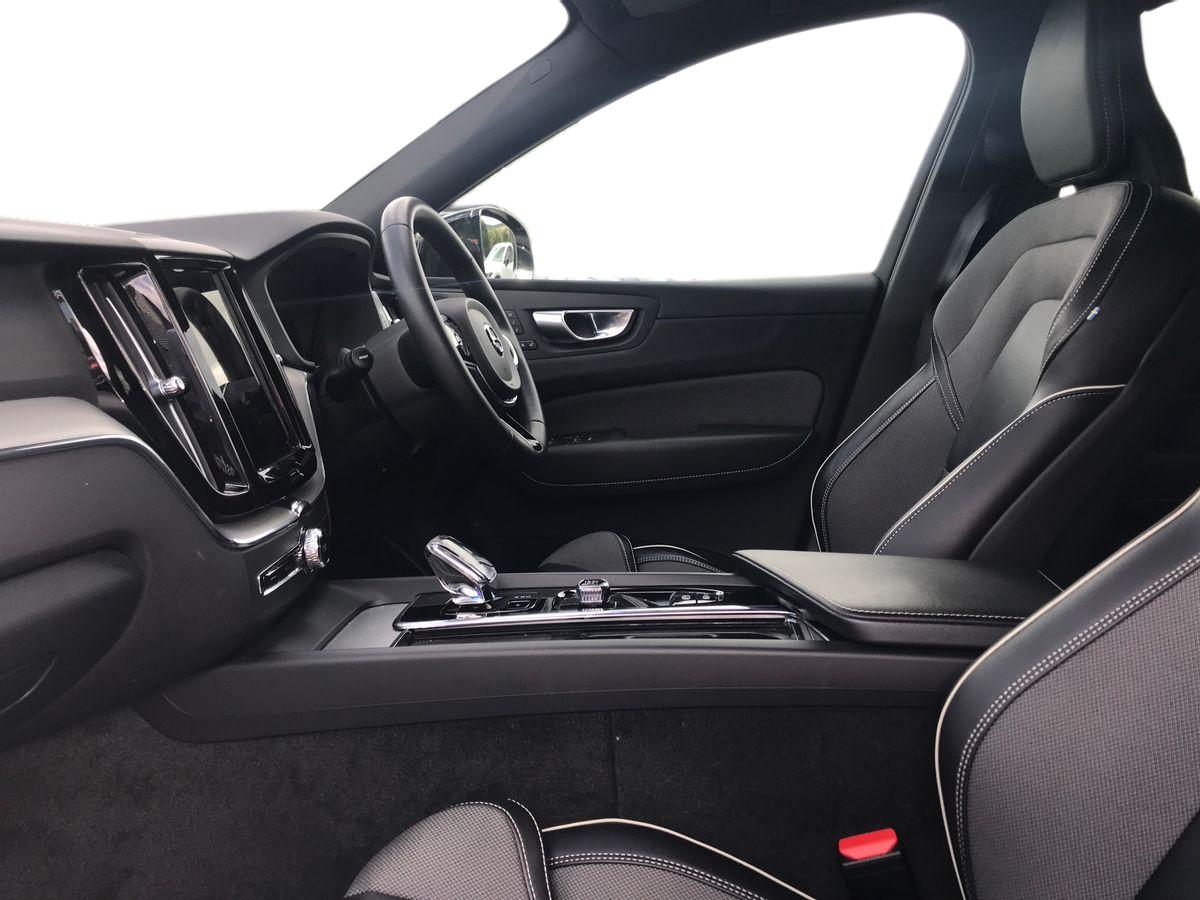 2023 Volvo XC60 2.0 B4P Plus Dark 5dr Geartronic - vehicle photo 5 for sale on PureCar