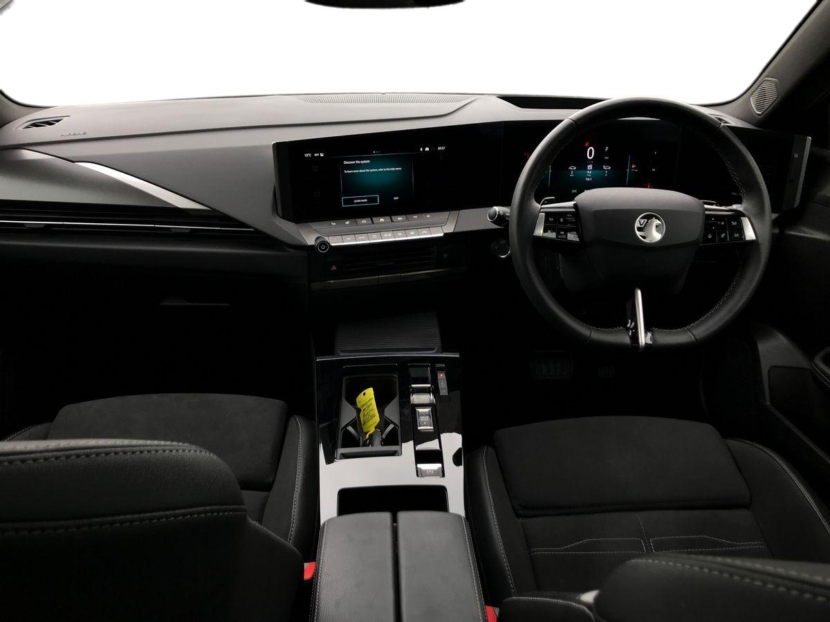 2025 Vauxhall Astra 1.2 Turbo 130 Ultimate 5dr Auto - vehicle photo 4 for sale on PureCar