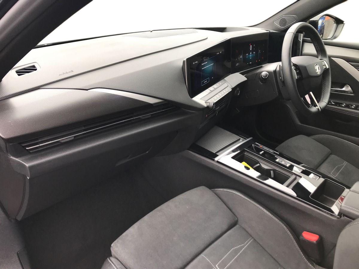 2025 Vauxhall Astra 1.2 Turbo 130 Ultimate 5dr Auto - vehicle photo 5 for sale on PureCar