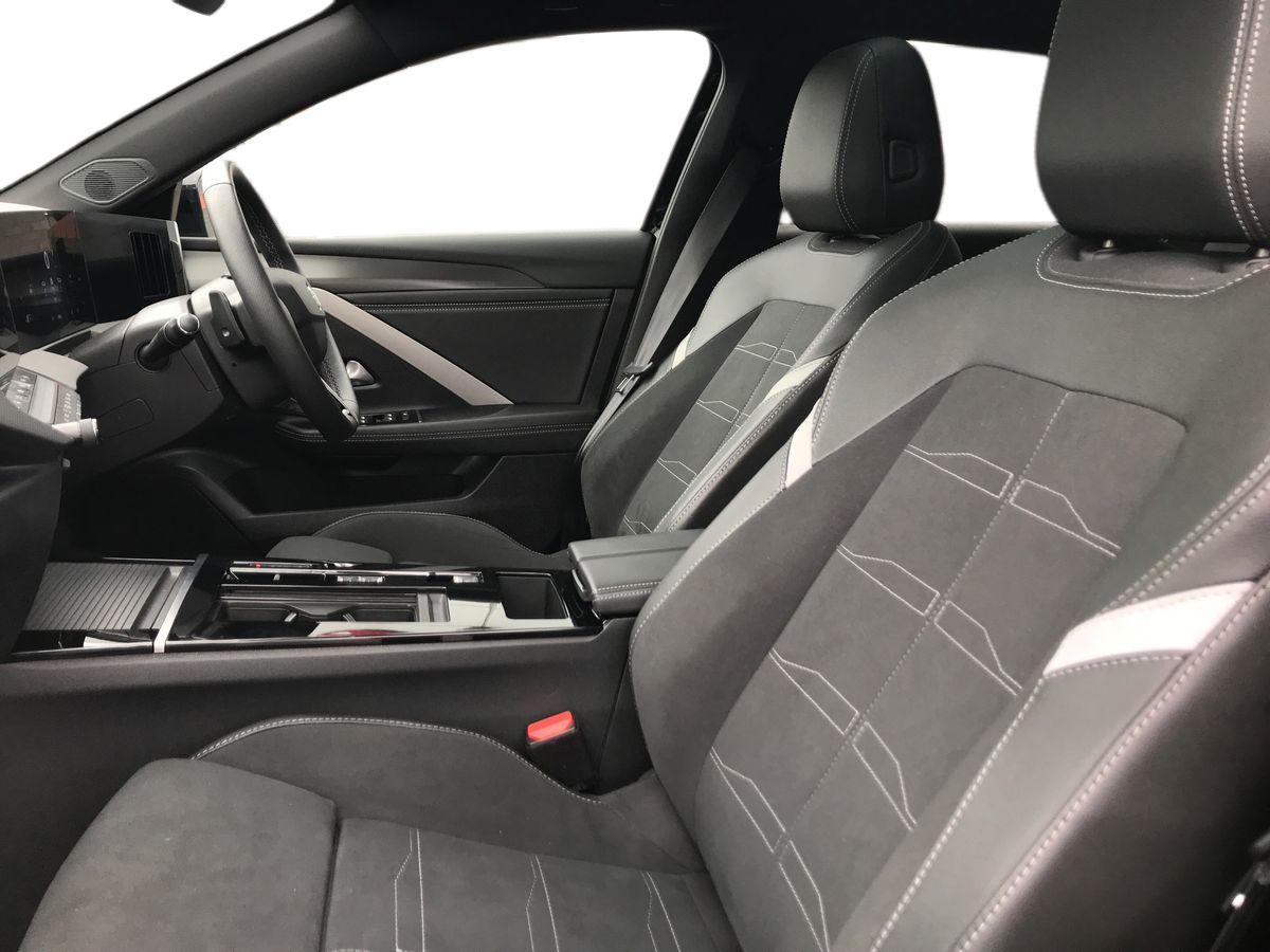 2025 Vauxhall Astra 1.2 Turbo 130 Ultimate 5dr Auto - vehicle photo 6 for sale on PureCar