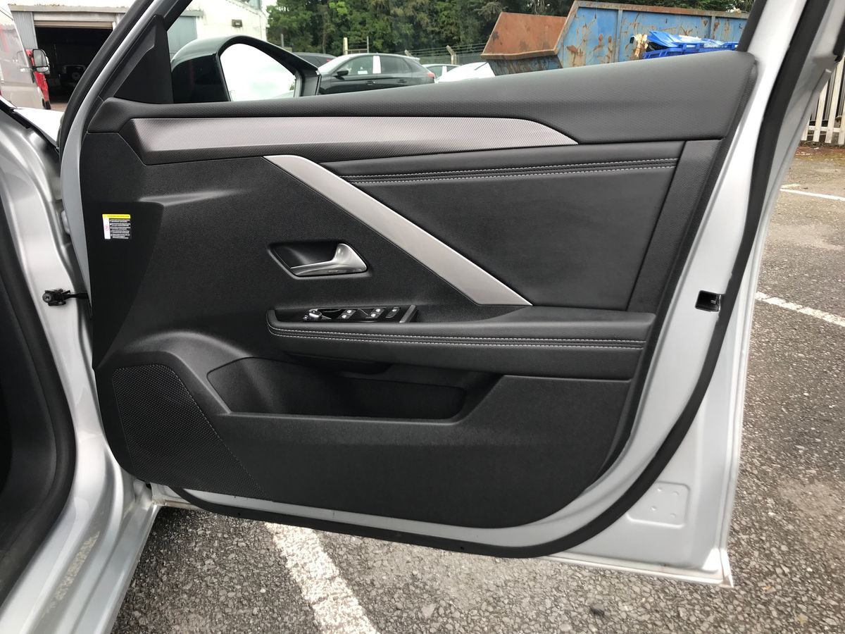 2025 Vauxhall Astra 1.2 Turbo 130 GS 5dr - vehicle photo 16 for sale on PureCar