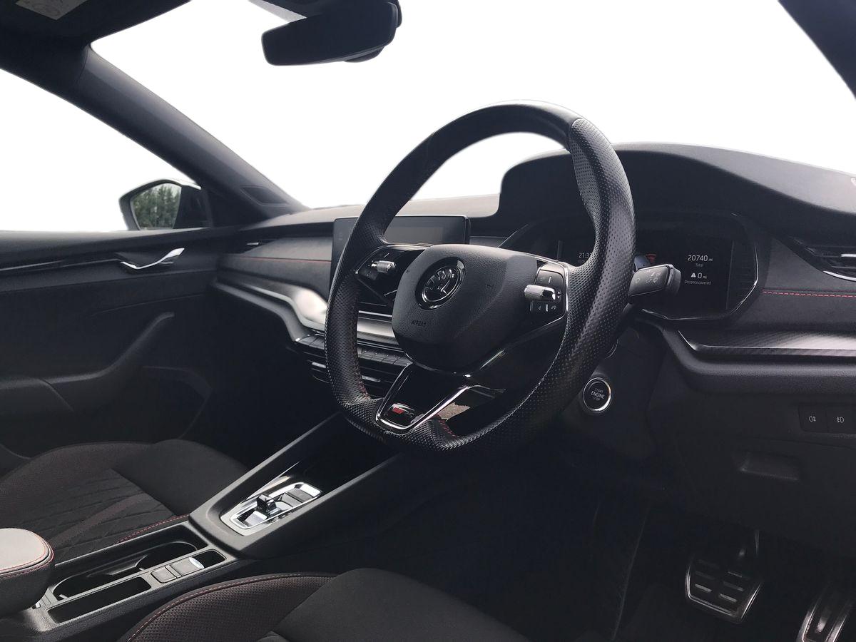 2024 Skoda OCTAVIA 2.0 TSI vRS 5dr DSG - vehicle photo 3 for sale on PureCar