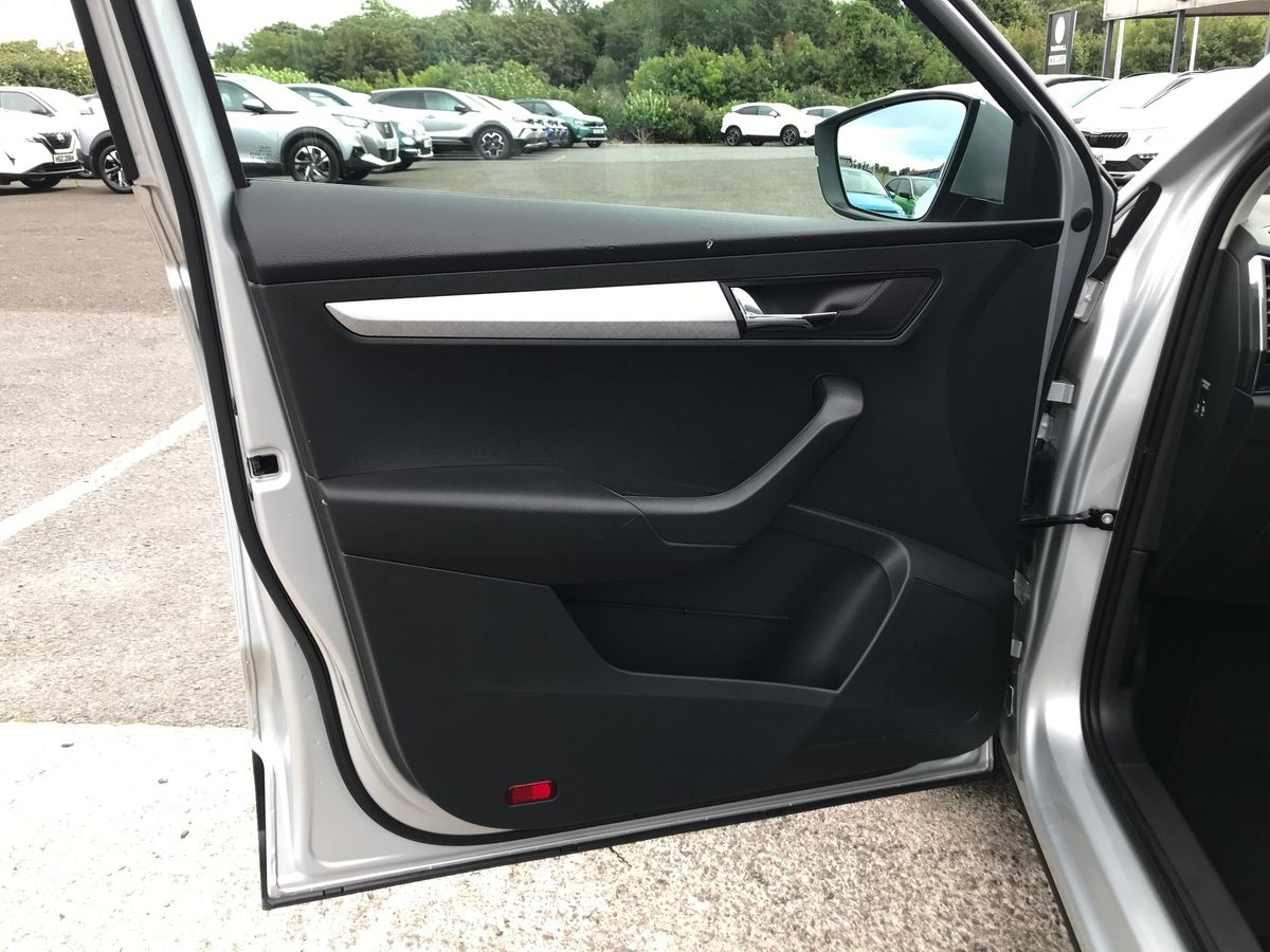 2023 Skoda KAROQ 1.5 TSI SE Drive 5dr DSG - vehicle photo 17 for sale on PureCar