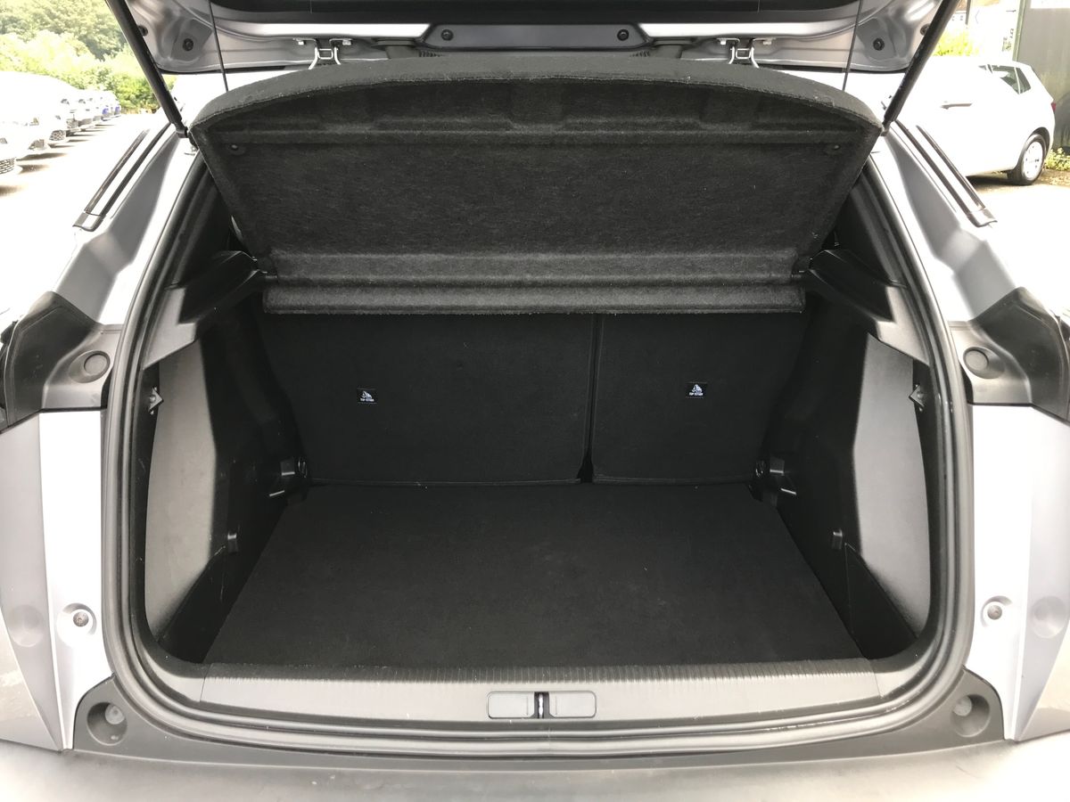 2023 Peugeot 1.2 PureTech Active Premium+ 5dr - vehicle photo 8 for sale on PureCar
