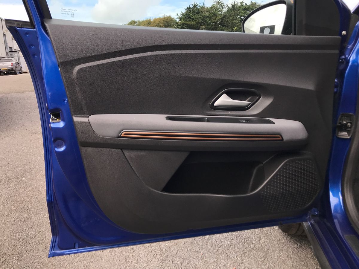 2024 Dacia Sandero Stepway 1.0 TCe Extreme 5dr - vehicle photo 17 for sale on PureCar