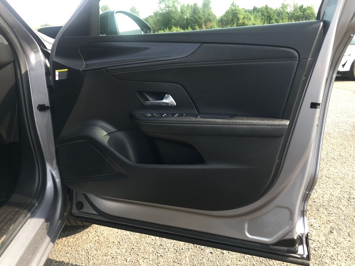 2023 Vauxhall Mokka 1.2 Turbo Ultimate 5dr Auto - vehicle photo 17 for sale on PureCar